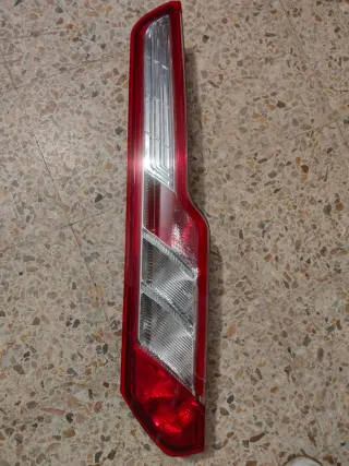 Piloto trasero Ford Transit Custom