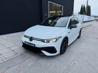 Volkswagen Golf R AKRAPOVIC 2023