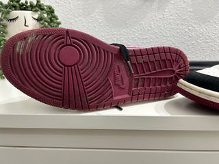 Jordan 1 Mid Rosa y Blanco Auténticas