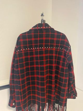 Camisa Zara cuadros tachuelas flecos