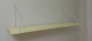 Escritorio juvenil con cajones y 2 estanterías.