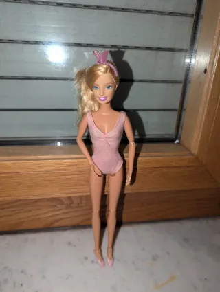 Barbie ballerina con diadema rosa