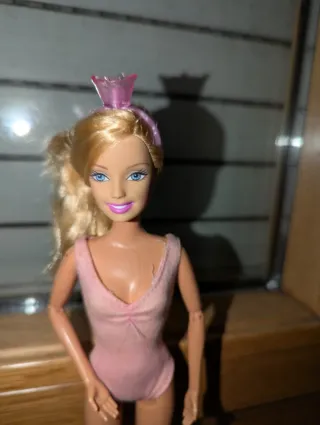 Barbie ballerina con diadema rosa