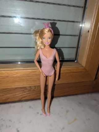 Barbie ballerina con diadema rosa