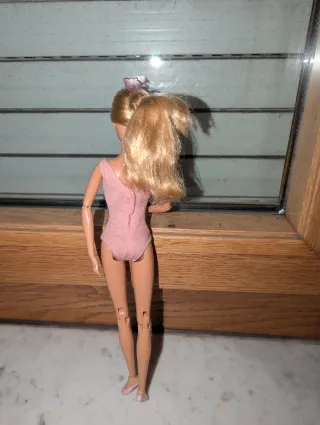 Barbie ballerina con diadema rosa