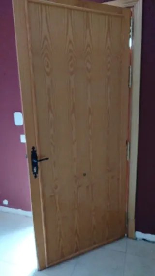 Puerta principal madera