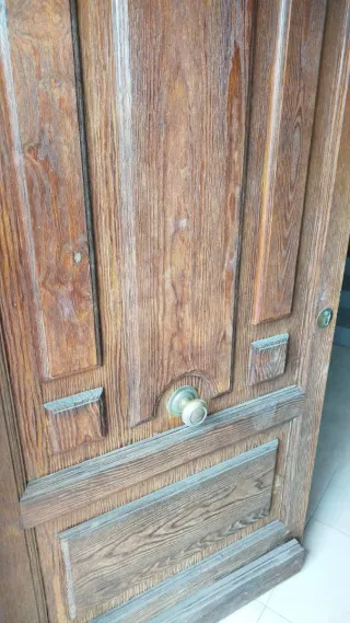 Puerta principal madera