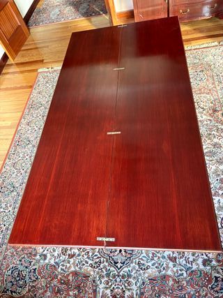 Mesa de comedor extensible madera con 6 sillas.