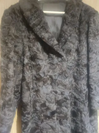 Abrigo antiguo de astracán