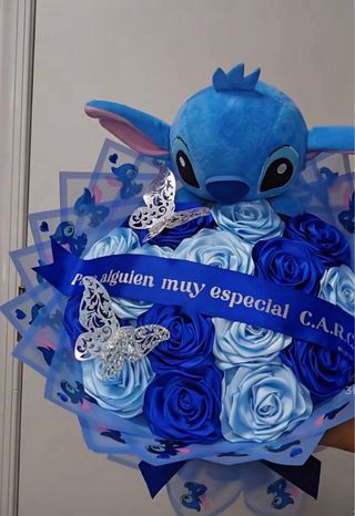 Ramo de rosas eternas decorado