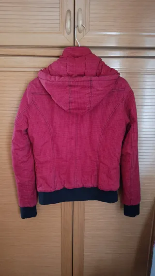 Cazadora roja con interior polar