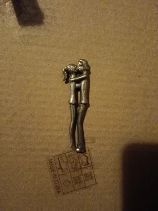 Coppia di innamorati in metallo