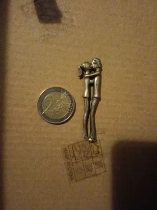 Coppia di innamorati in metallo