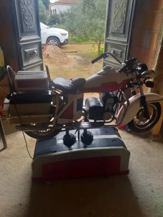 Moto infantil HARLEY DAVIDSON en my buen estado .