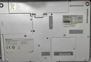 Portátil Sony Vaio Rojo (sin cable)