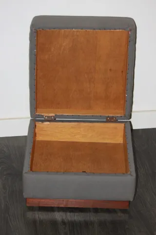 Antico pouf poggiapiedi