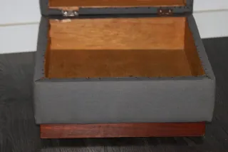 Antico pouf poggiapiedi