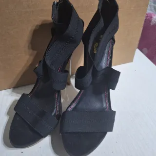 Tacones negros talla 36