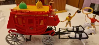 Diligencia Comansi y figuras vaqueros