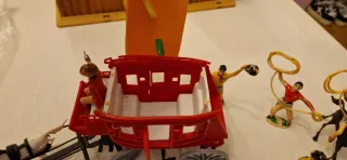 Diligencia Comansi y figuras vaqueros