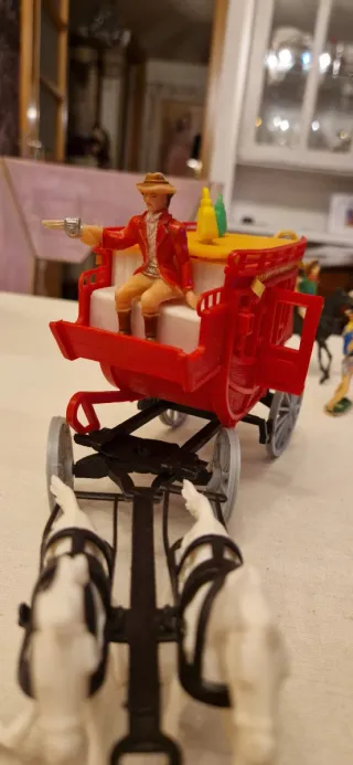 Diligencia Comansi y figuras vaqueros