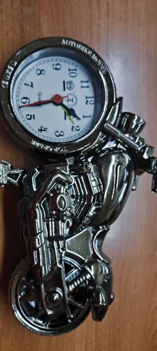 Reloj despertador moto