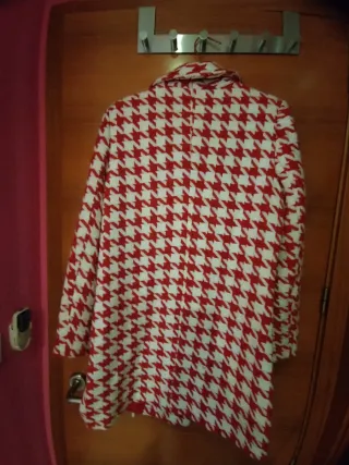 Abrigo Minueto rombos rojo y blanco