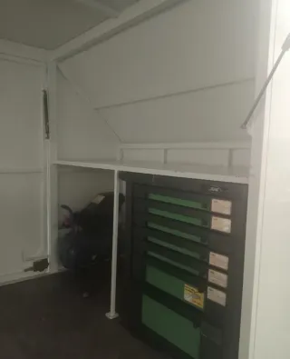 Remolque cerrado gris