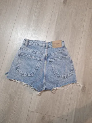 Pantalones cortos vaqueros rotos