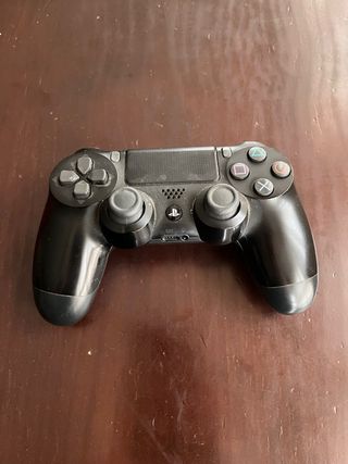 PS4 Slim + 2 Mandos + 4 Juegos