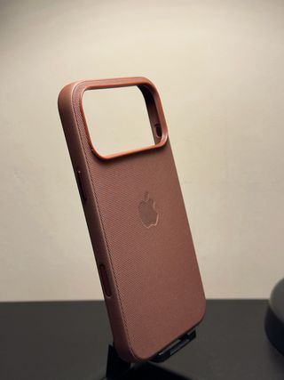 Funda para iPhone 17 Pro Max TechWoven en marrón