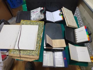 Lote agendas y listín telefónico, ver fotos