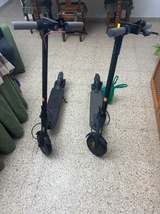 2 Patinetes Eléctricos + 1 Cargador