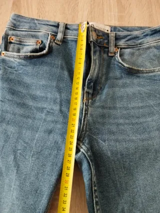 Pantalón vaquero Zara T40