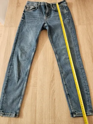 Pantalón vaquero Zara T40