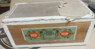 Caja de puros antigua decorada