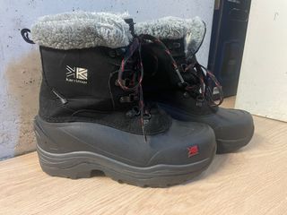 Botas de nieve infantiles de la marca KARRIMOR.