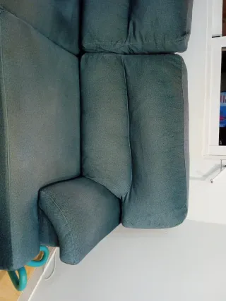 Sofá de tela color verde azulado