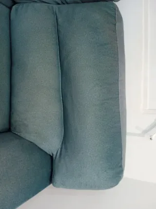 Sofá de tela color verde azulado