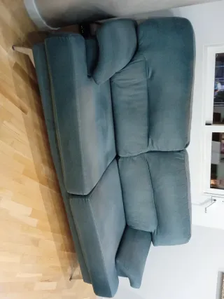 Sofá de tela color verde azulado