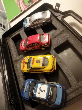 Maletín Slot Ninco Scalextric con 4 coches