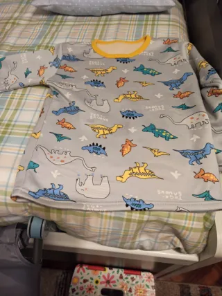 Pijama Dinosaurios Talla 5-6 Niño