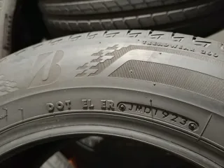 Neumáticos Bridgestone en buen estado 215 60 R17