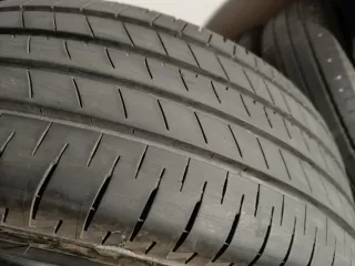 Neumáticos Bridgestone en buen estado 215 60 R17