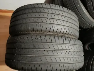 Neumáticos Bridgestone en buen estado 215 60 R17