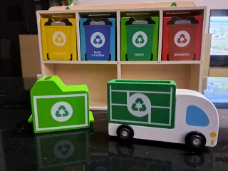 Juguettos Centro de Reciclaje Madera