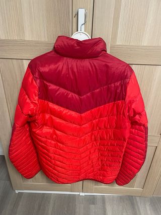 Chaqueta de plumas Nike Roja