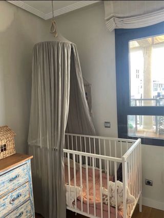 Cuna blanca bebé