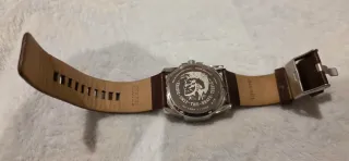 Reloj Diesel Master Chief DZ13 en funcionamiento