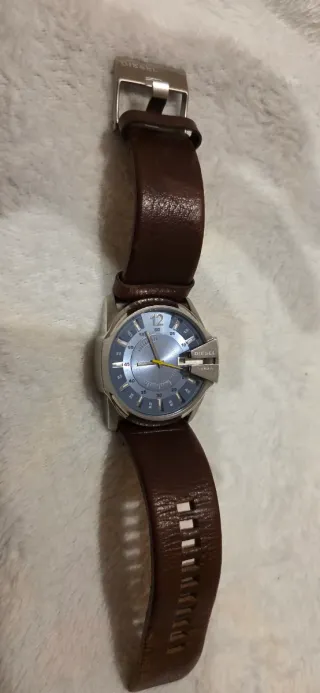 Reloj Diesel Master Chief DZ13 en funcionamiento